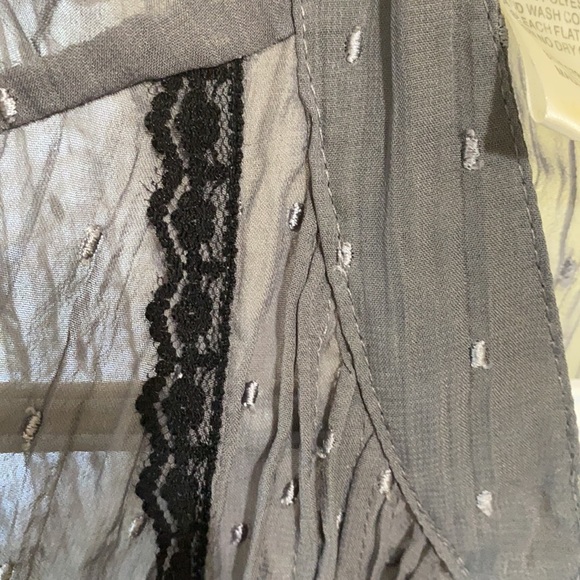 Beautiful women top - Picture 4 of 5